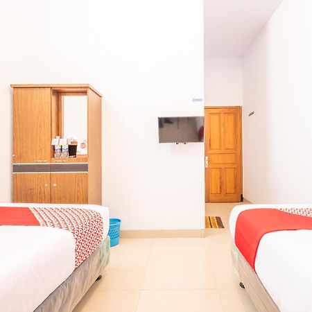 Oyo 863 Tenacity Guest House Syariah Cirebon Exteriér fotografie