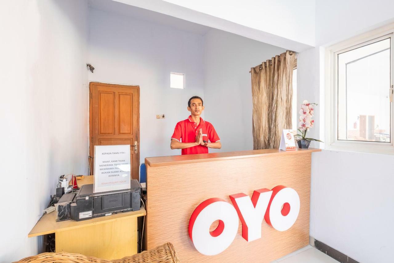 Oyo 863 Tenacity Guest House Syariah Cirebon Exteriér fotografie