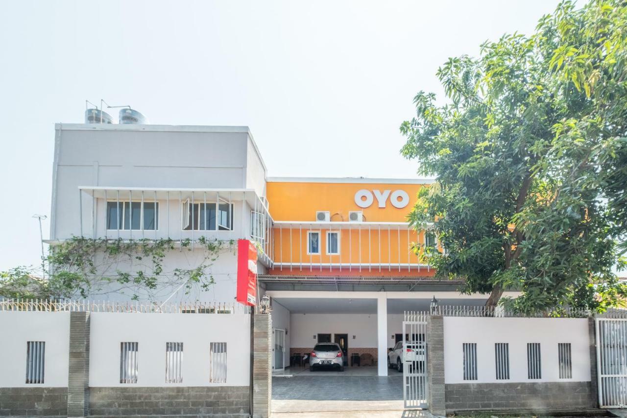 Oyo 863 Tenacity Guest House Syariah Cirebon Exteriér fotografie