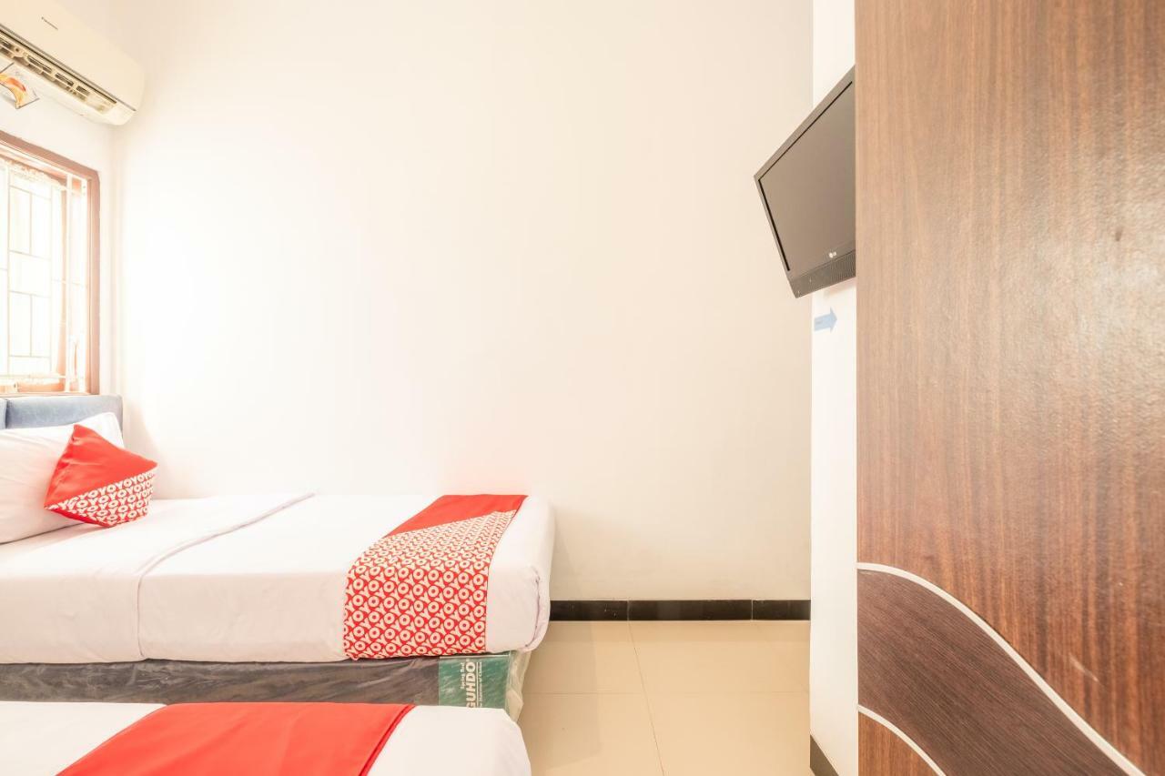 Oyo 863 Tenacity Guest House Syariah Cirebon Exteriér fotografie