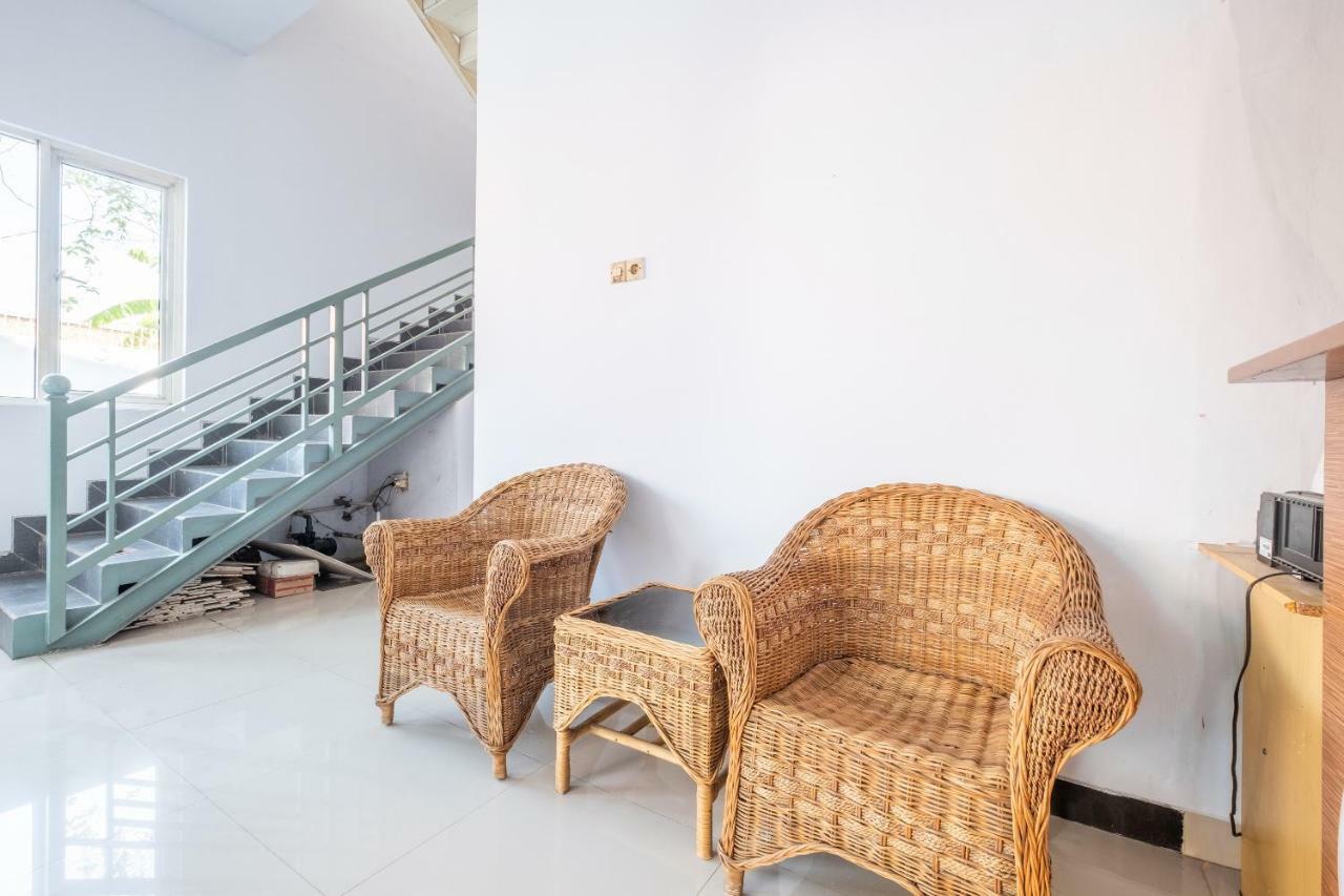 Oyo 863 Tenacity Guest House Syariah Cirebon Exteriér fotografie