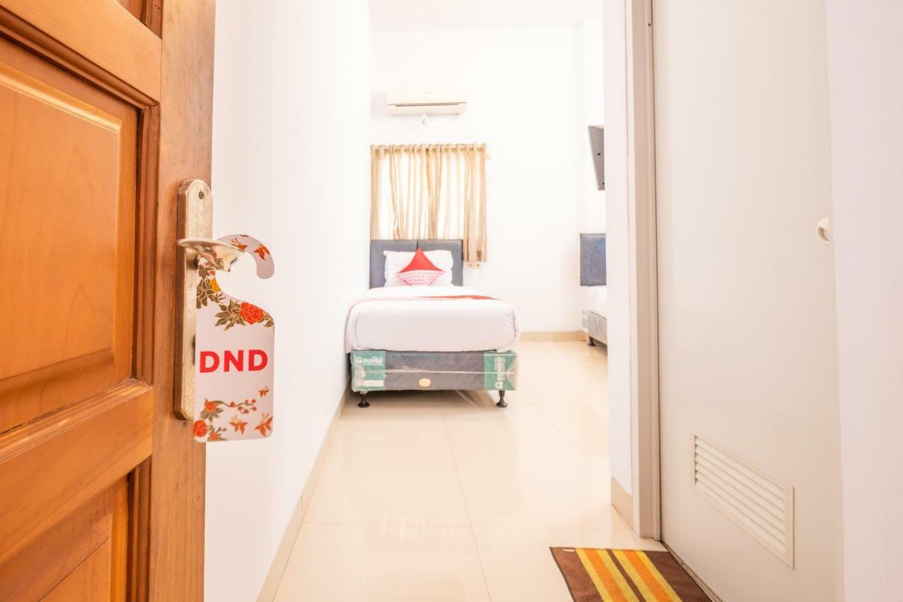 Oyo 863 Tenacity Guest House Syariah Cirebon Exteriér fotografie