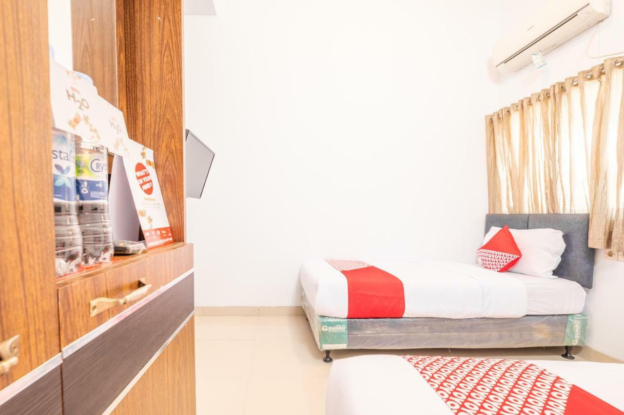 Oyo 863 Tenacity Guest House Syariah Cirebon Exteriér fotografie